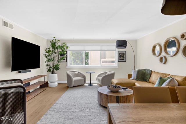 Foto del edificio - 3762 Hughes Ave