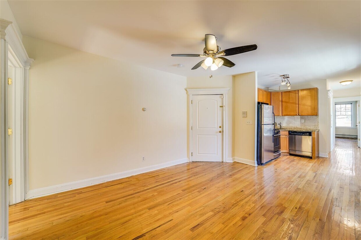 Primary Photo - 345 7th St
