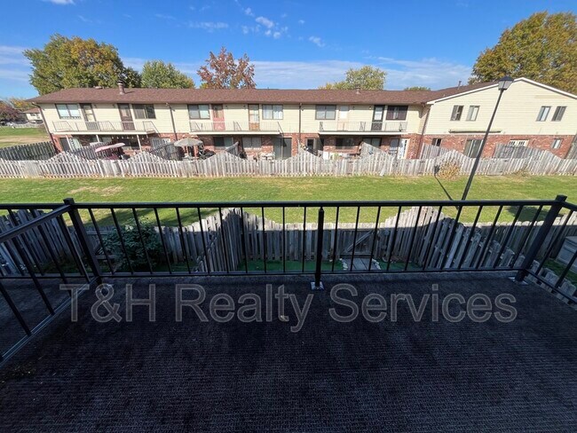 Foto del edificio - 12 Greenwood Trail S Dr