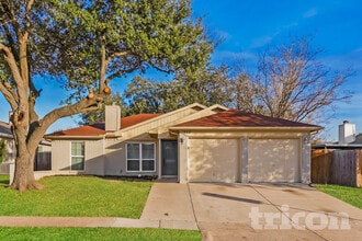 Building Photo - 523 Red Coat Ln