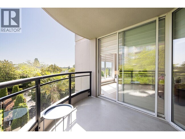 Photo du bâtiment - 7080 St Albans Rd