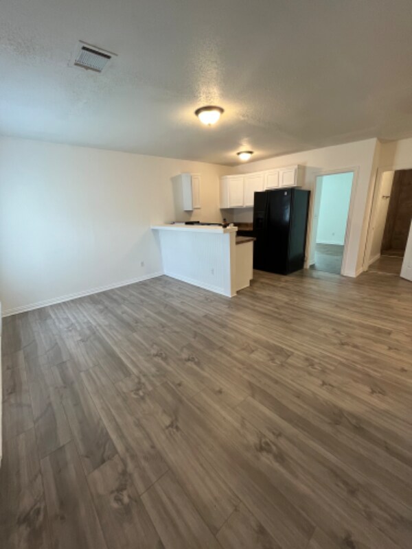 Building Photo - 2138 Custer Dr