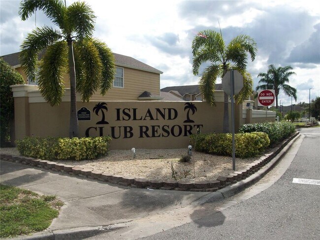 Building Photo - 511 Coconut Palm Way