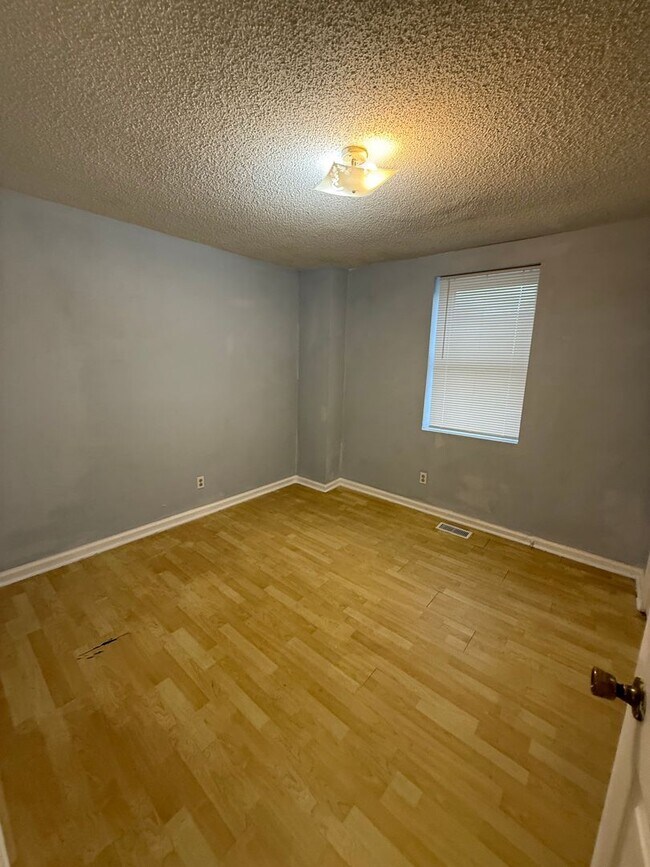 Foto del edificio - 1332 Buchanan Ave