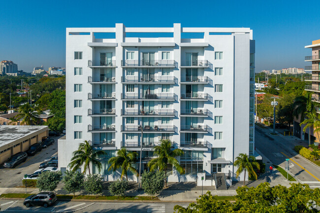 1710 SW 27th Ave - Roami at Grove27
