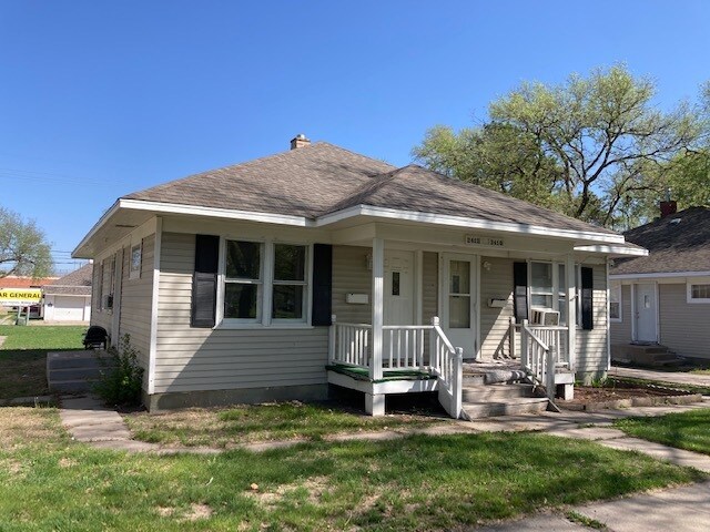 Primary Photo - 2412 W 1st St