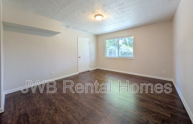 Foto del edificio - 2112 Figaro Ln