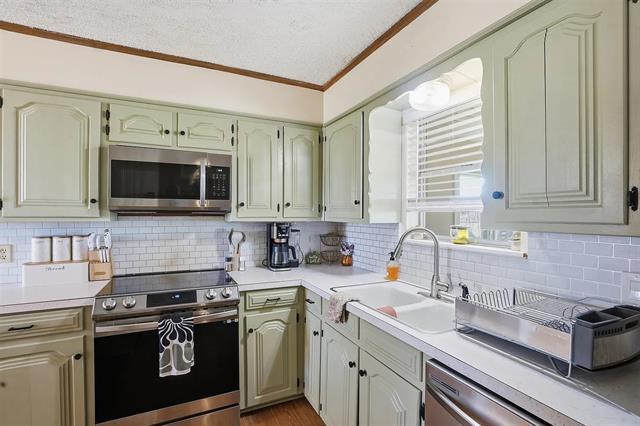 Building Photo - 3048 State Hwy 171