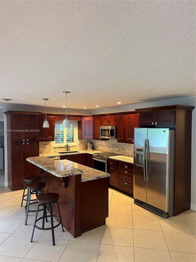 Foto del edificio - 2649 NE 27th St