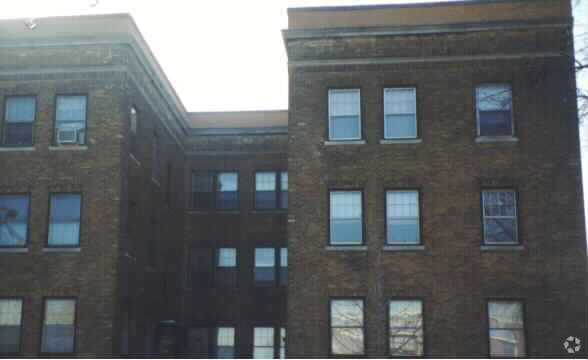 Primary Photo - 10212-10214 S King Dr