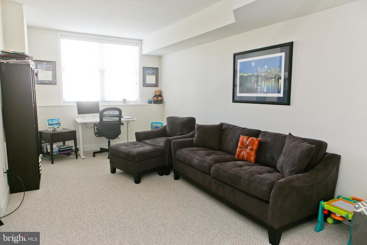 Foto principal - 570 B St