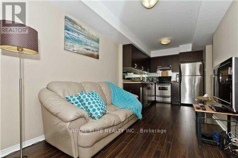 Building Photo - 4975 Southampton Dr