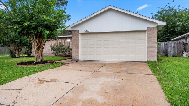Building Photo - 10622 Highland Woods Dr