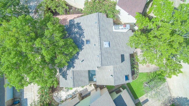 Foto del edificio - 923 Cranberry Hill Ct