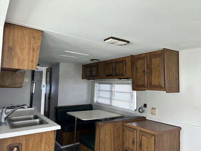 Building Photo - 17031 US-301