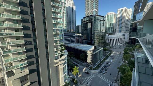 Foto del edificio - 1300 S Miami Ave