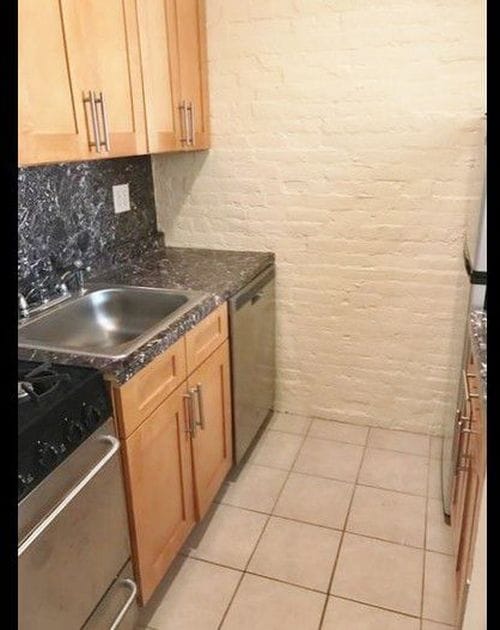Building Photo - 528 E 85th St