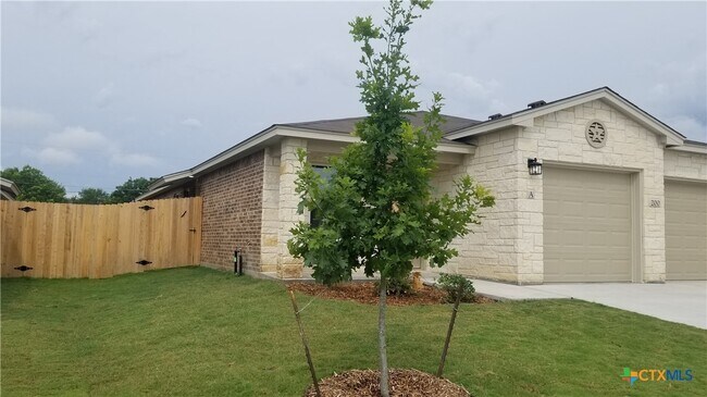 Building Photo - 200 Lowes Blvd