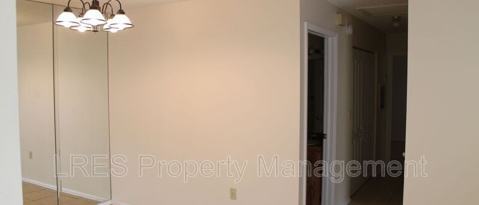 Foto del edificio - 4692 Pheasant Run Dr