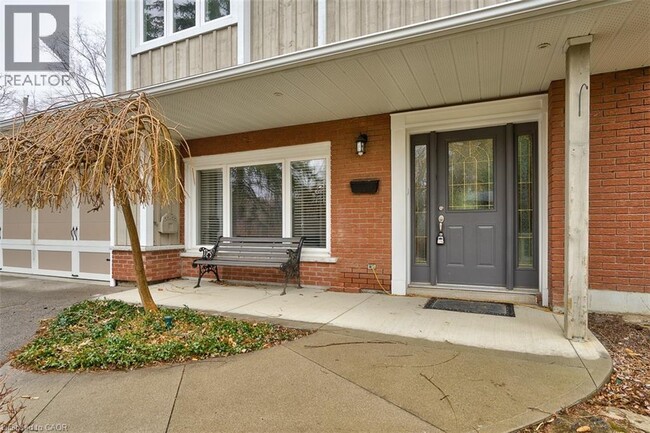 Building Photo - 5 Bayview Ave