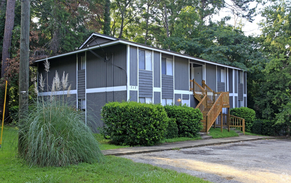 Foto del edificio - 713 Pointe Ct