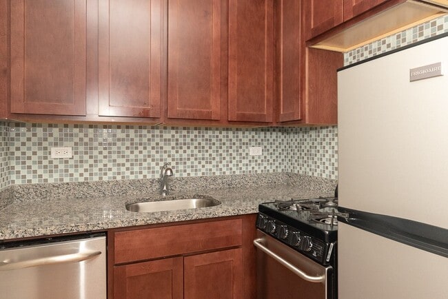 Foto del edificio - 553 W Arlington