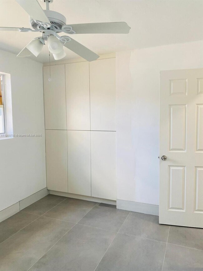 Foto del edificio - 2820 NW 14th Ct