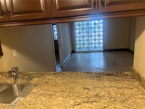 Building Photo - 205 E Harmon Ave