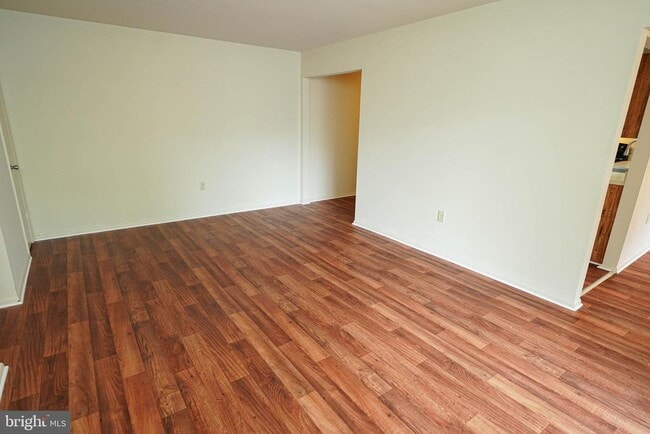 Building Photo - 810 College Ln