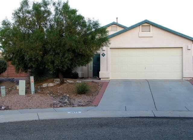 Building Photo - 3615 W Sunglade Dr