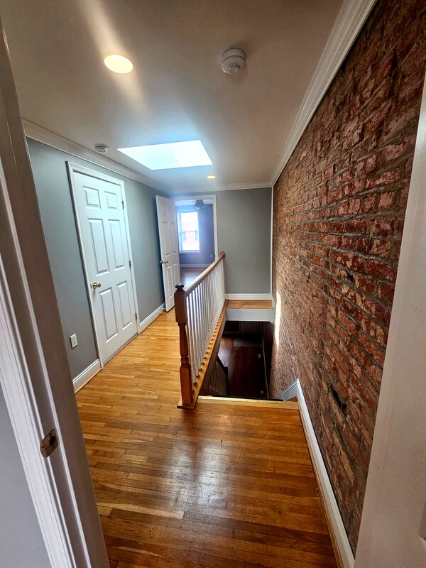 Foto del edificio - 3103 Foster Ave