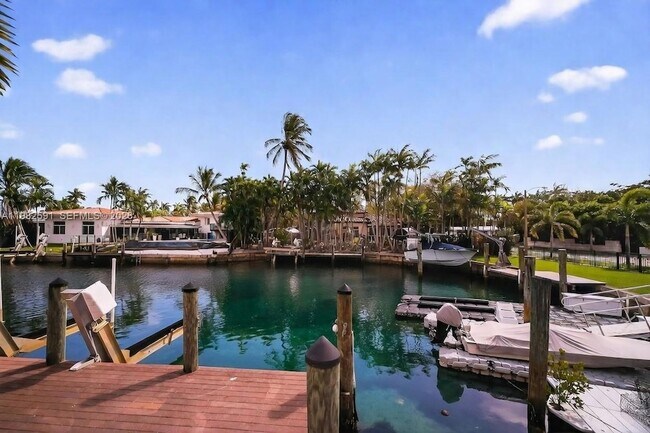 Foto del edificio - 8651 NE 10th Ct