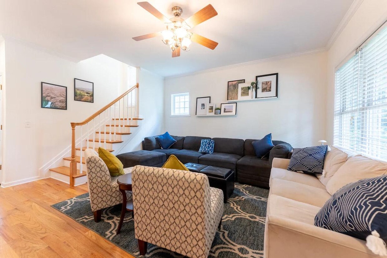 Foto principal - 913 Raymond Rd