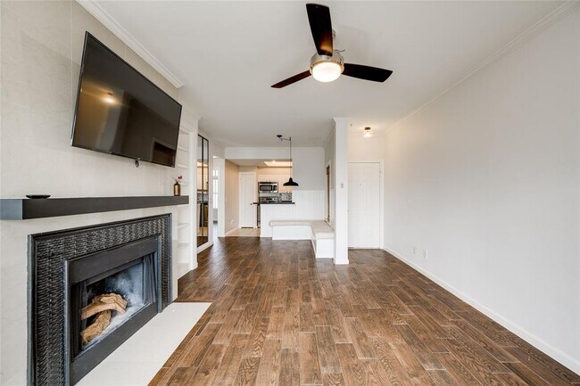 Building Photo - 6000-6 Shepherd Mountain Cove