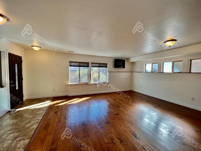 Building Photo - Home for Rent in New Castle - Water, Sewer...