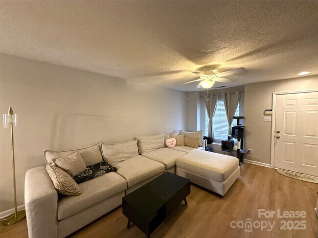 Building Photo - 1825 Birch Heights Ct