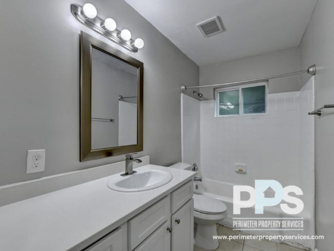 Photo - 221 Lampkin St House