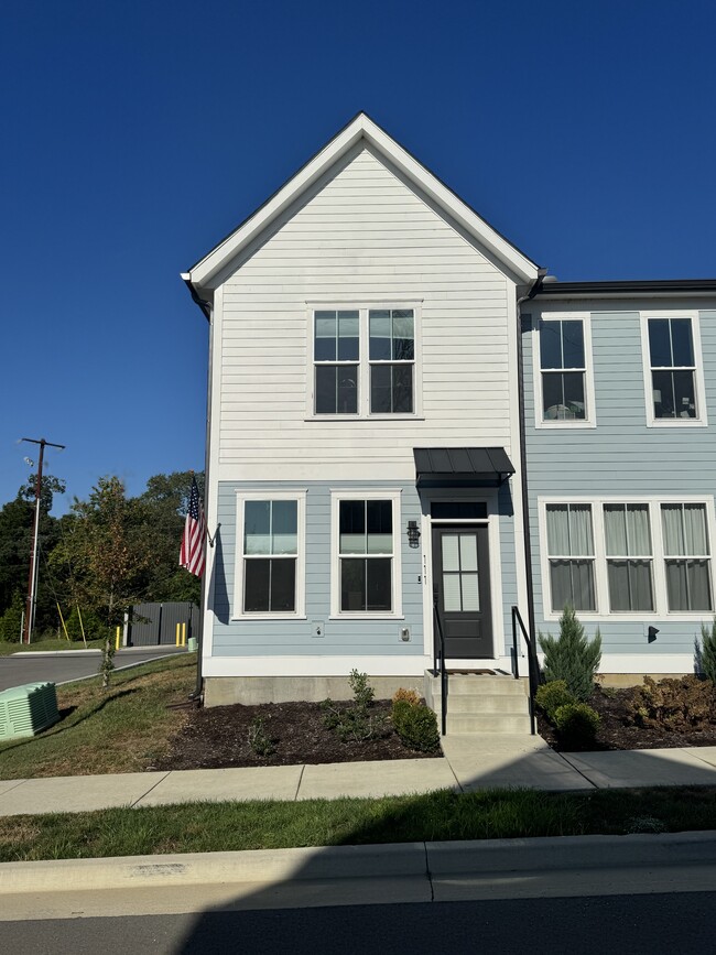 Building Photo - 111 Stella Dr