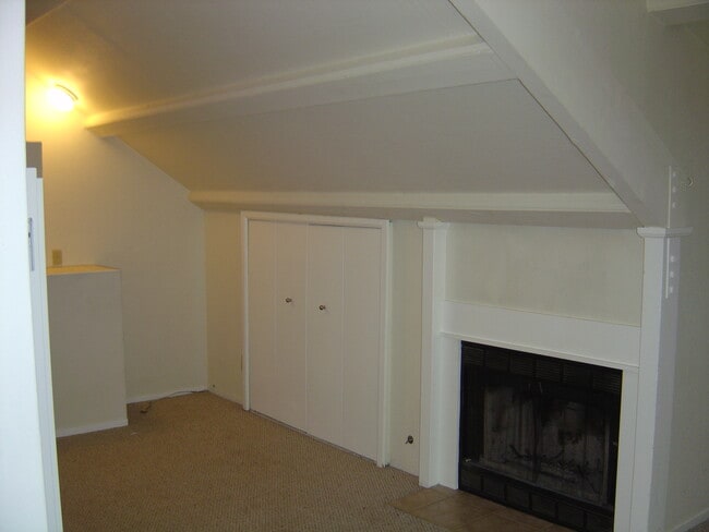 Building Photo - 1441 Lincoln Ave