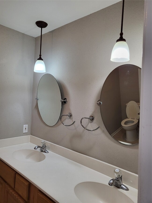 Building Photo - 2743 Ferry Landing