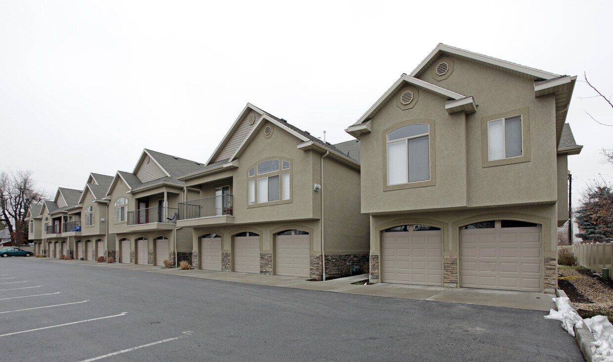 Cypress Townhomes Apartments in Salt Lake City, UT