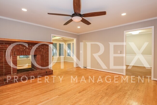 Building Photo - Beautiful Brick Contemporary Three Bedroom