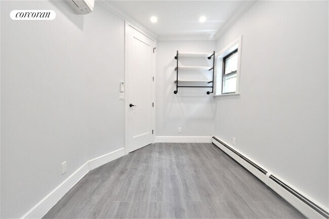 Building Photo - 163 E 46th St