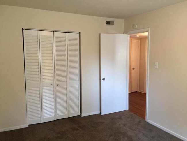 Building Photo - 910 Whitemarsh Road, Unit B