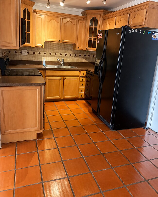 Kitchen - 13951 Kendale Lakes Cir