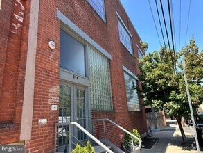 Building Photo - 314 Brown St