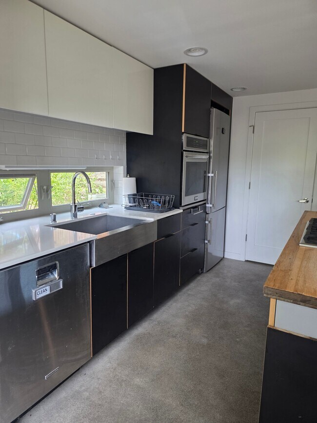 Foto del edificio - 4008 34th Ave W