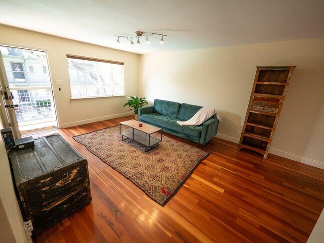 Foto del edificio - 2303 East Side Dr