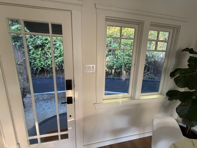 Foto del edificio - 6124 Glen Tower St