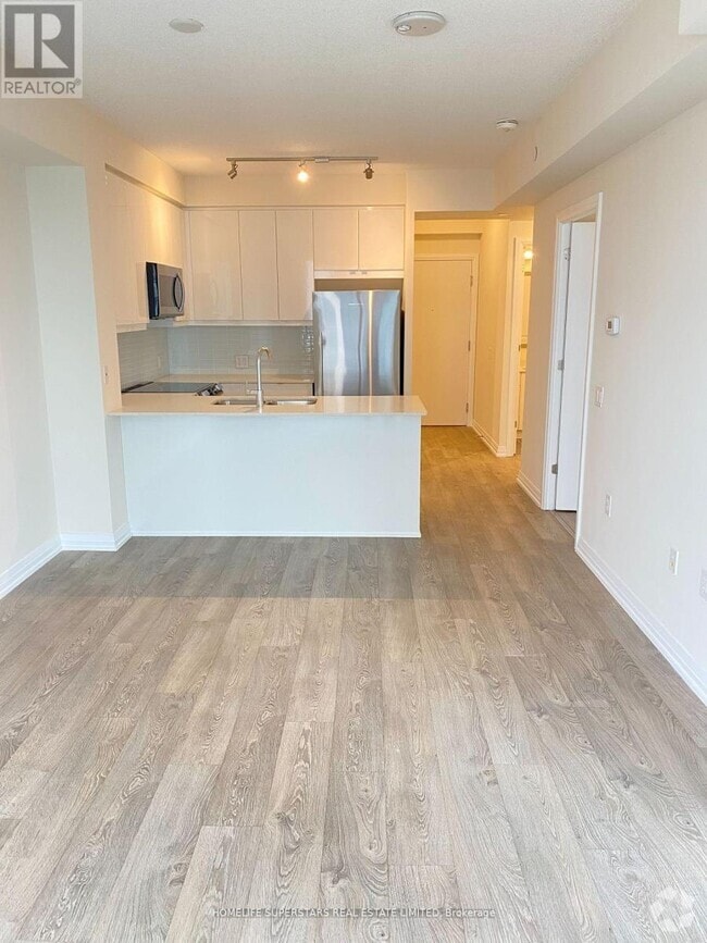 Building Photo - 50-650 Thomas Riley Rd